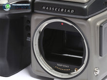 Load image into Gallery viewer, Hasselblad H1 Camera Kit w/80/2.8 Lens &amp; HM 16-32 Film Back *EX+ in Box*